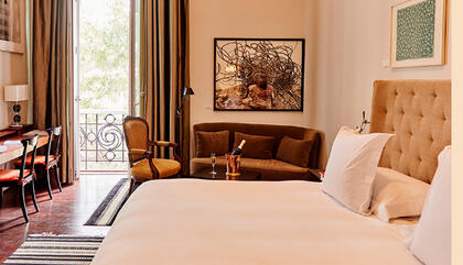 Hotel B